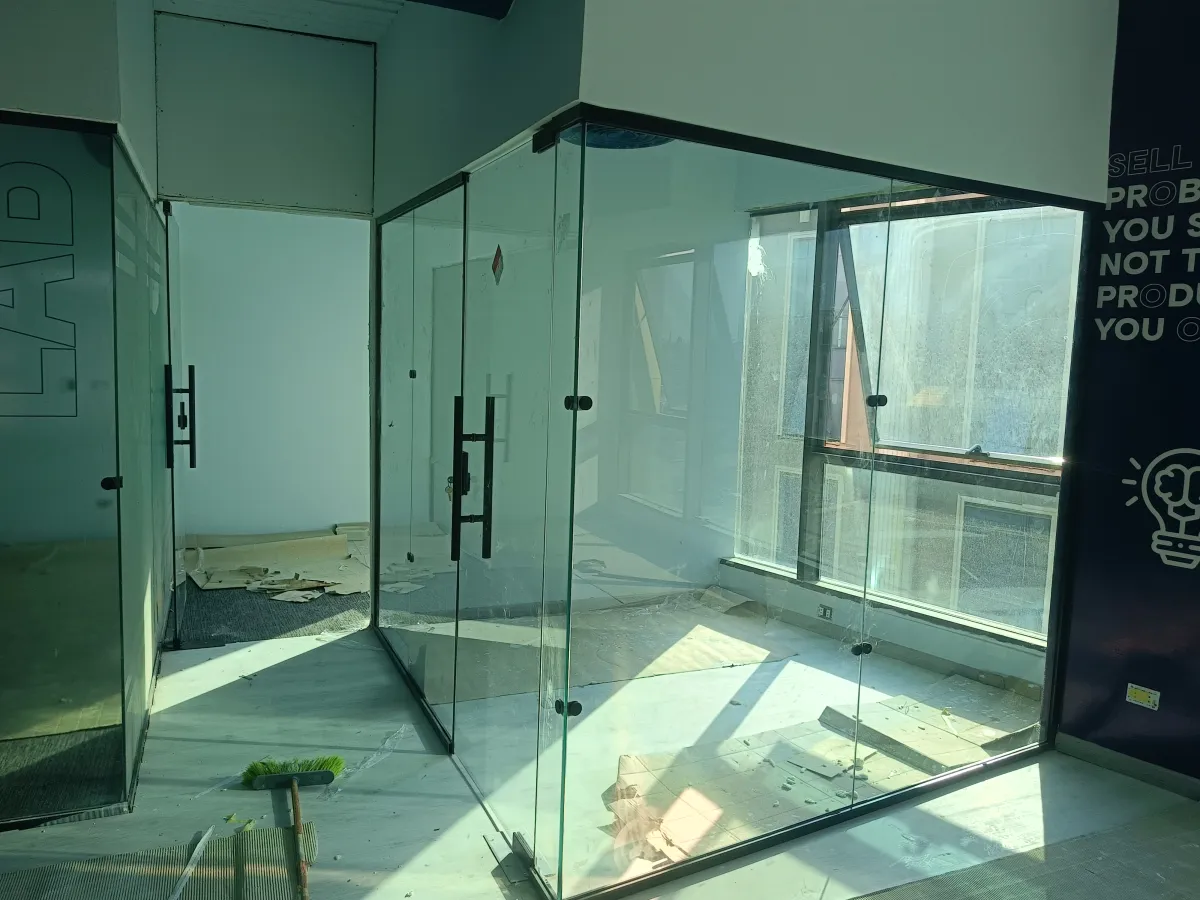 زجاج سيكوريت في الإسكندرية — من أعمال لمسة للزجاج