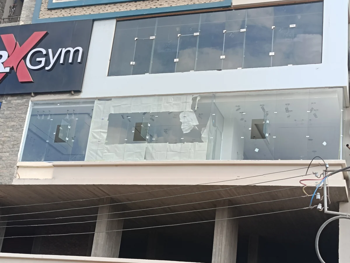 زجاج سيكوريت في الدخيلة — من أعمال لمسة للزجاج