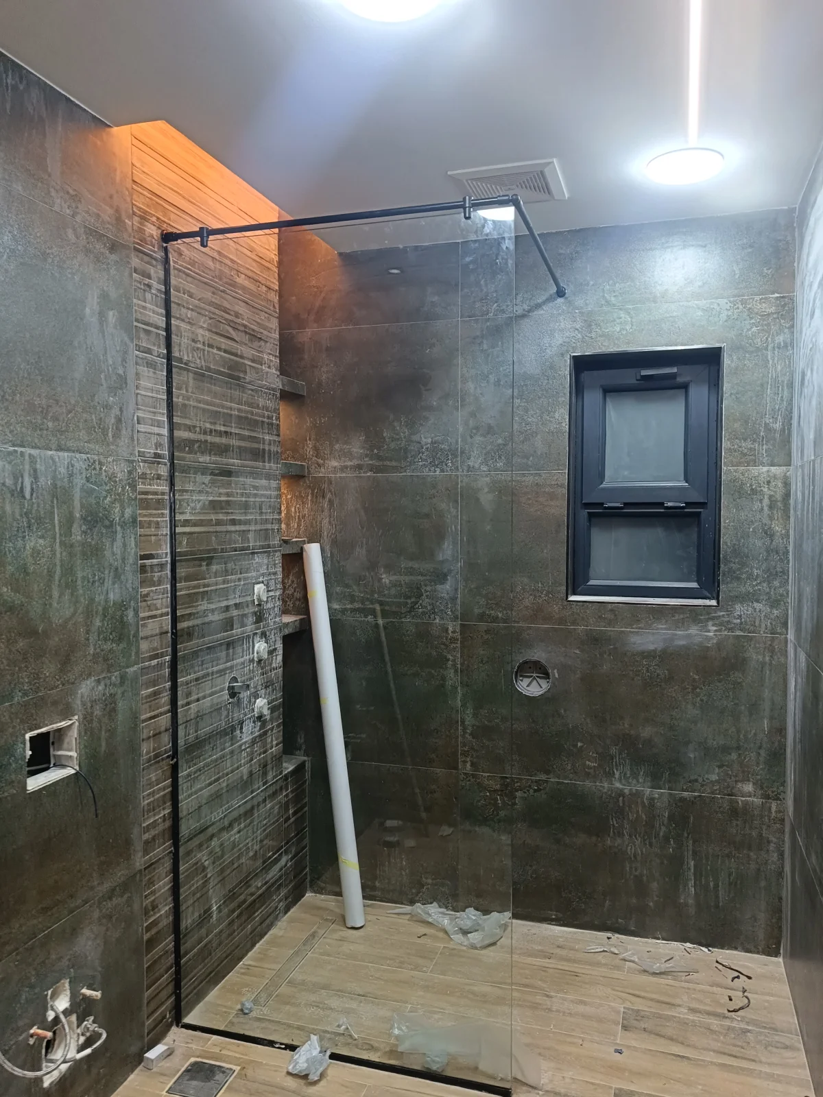 زجاج سيكوريت في الهرم — من أعمال لمسة للزجاج