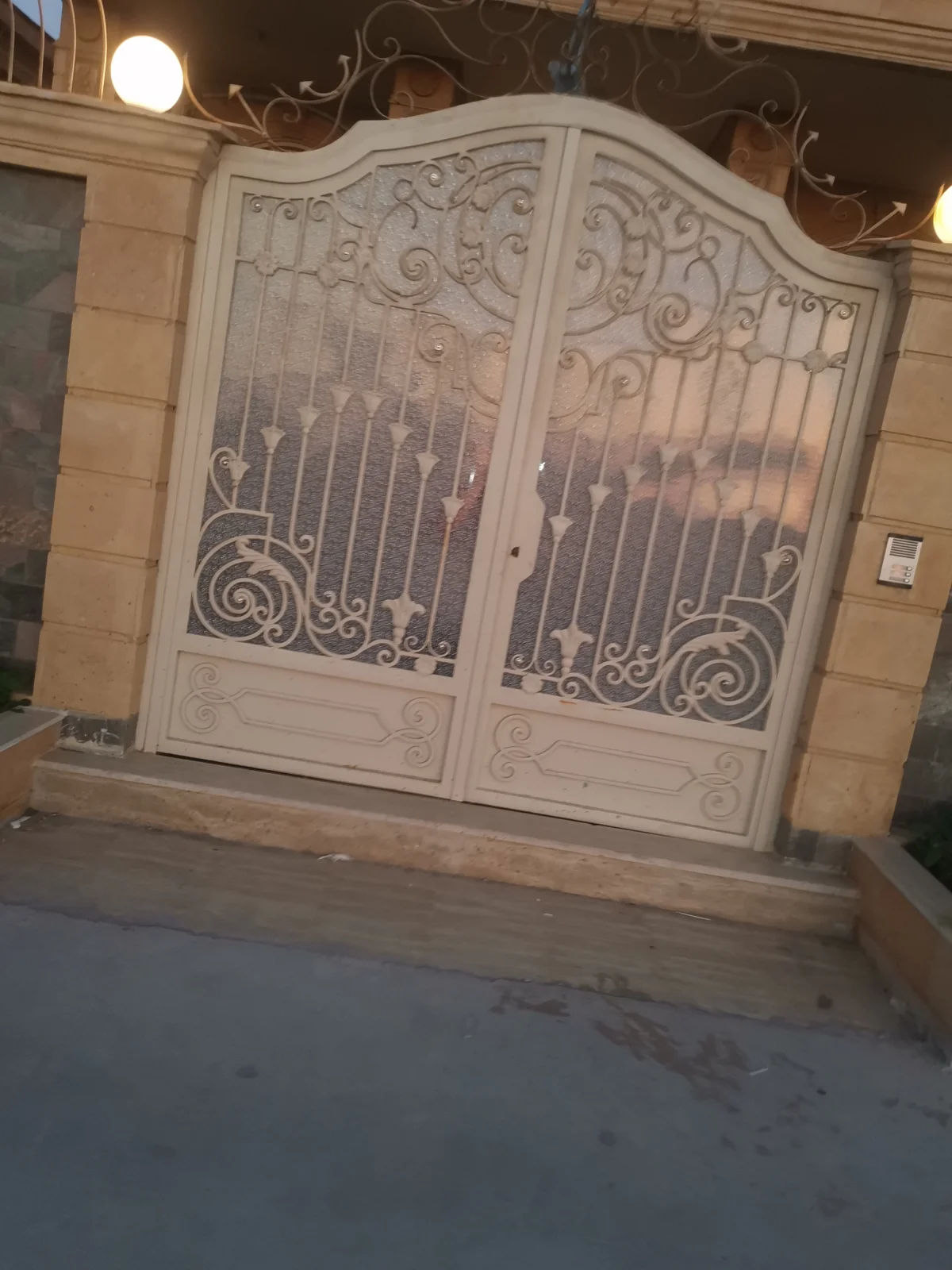 زجاج سيكوريت في القاهرة — من أعمال لمسة للزجاج