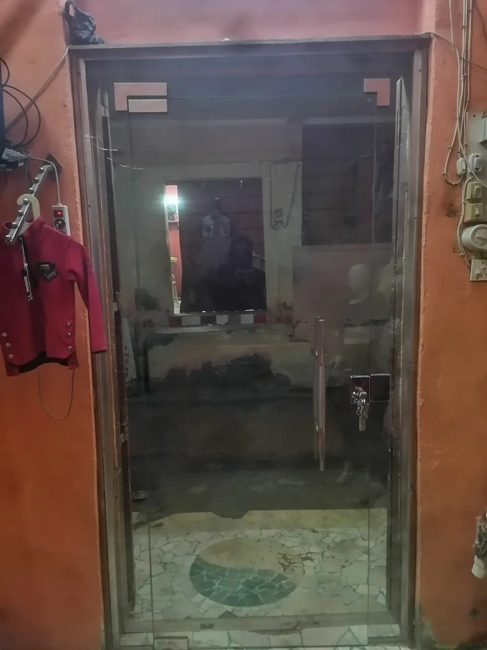 زجاج سيكوريت في مندرة — من أعمال لمسة للزجاج